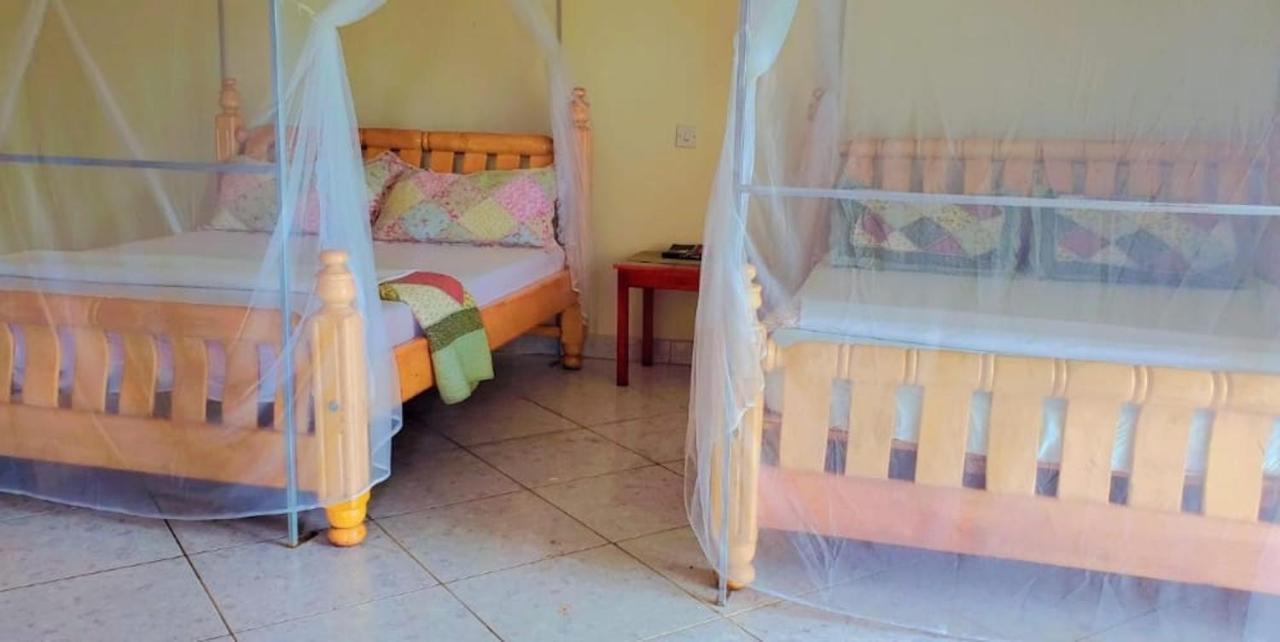 La Feve Beach Bed And Breakfast Hotel Entebbe Exterior foto