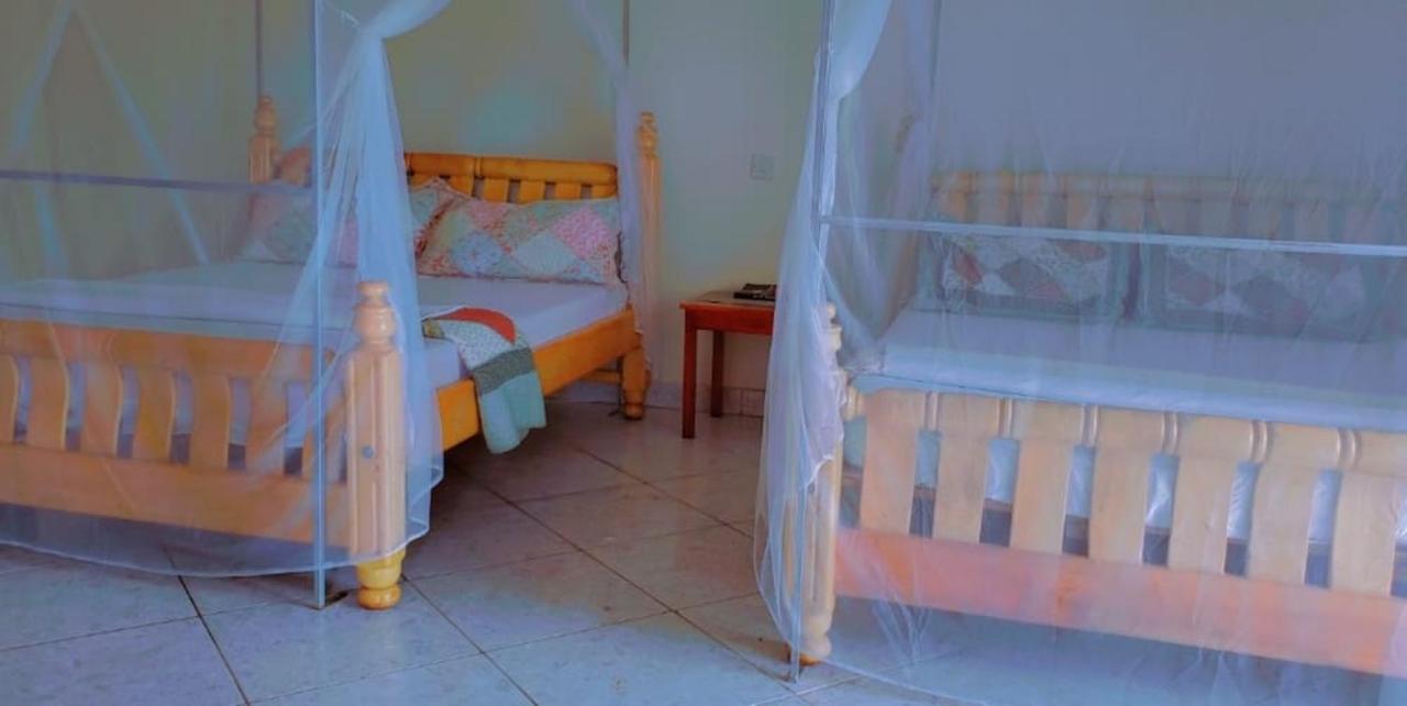 La Feve Beach Bed And Breakfast Hotel Entebbe Exterior foto