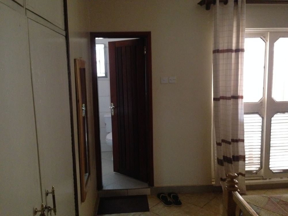 La Feve Beach Bed And Breakfast Hotel Entebbe Exterior foto