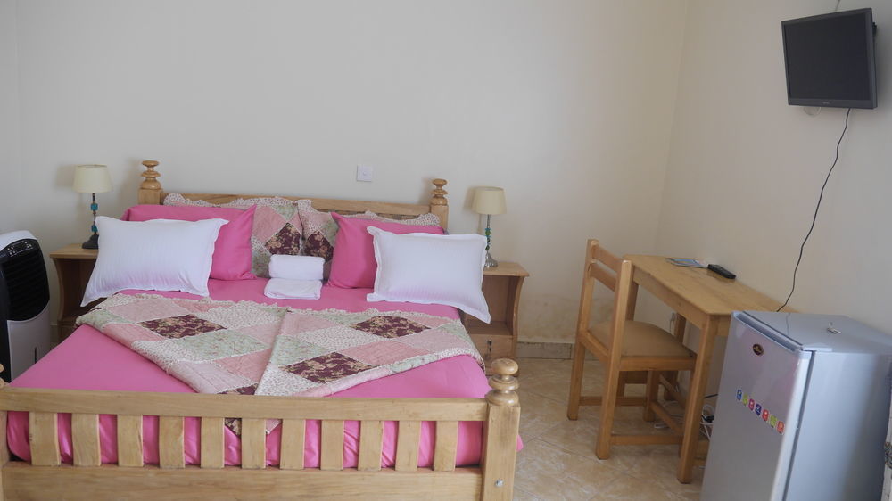 La Feve Beach Bed And Breakfast Hotel Entebbe Exterior foto
